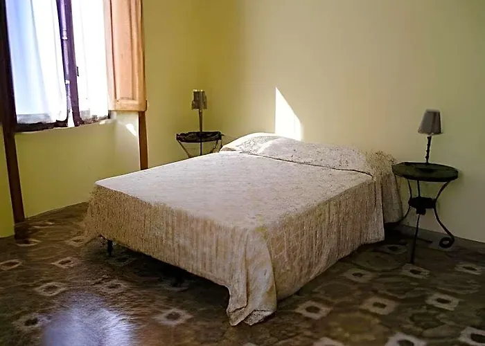 King Square Couette-café 3*
